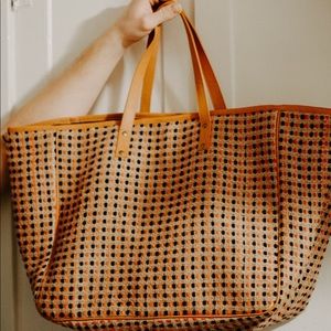 Woven tote